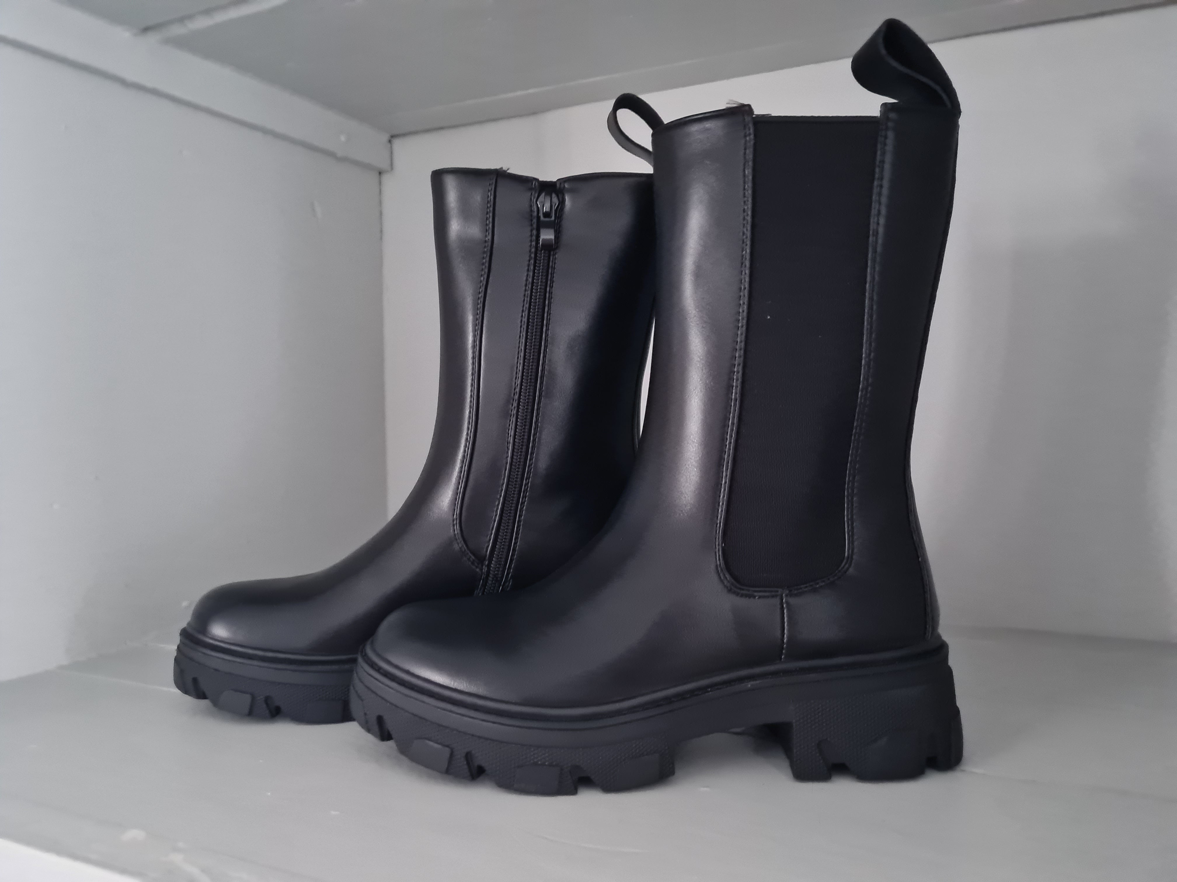 Boots schwarz